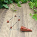Pendule en jaspe rouge